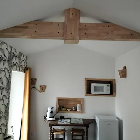 Logement Entier 3 Pieces Et Terrasse Mazieres-en-Gatine Extérieur photo
