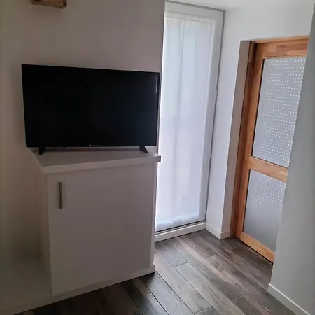 Logement Entier 3 Pieces Et Terrasse Mazieres-en-Gatine Extérieur photo
